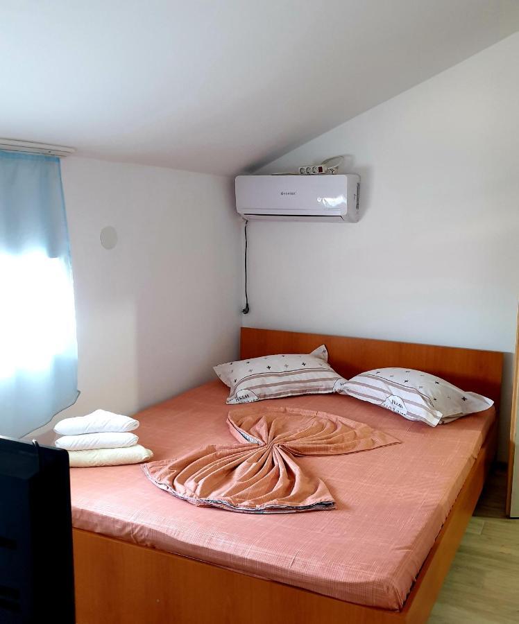 Vila Restaurant Angellys Tuzla Luaran gambar